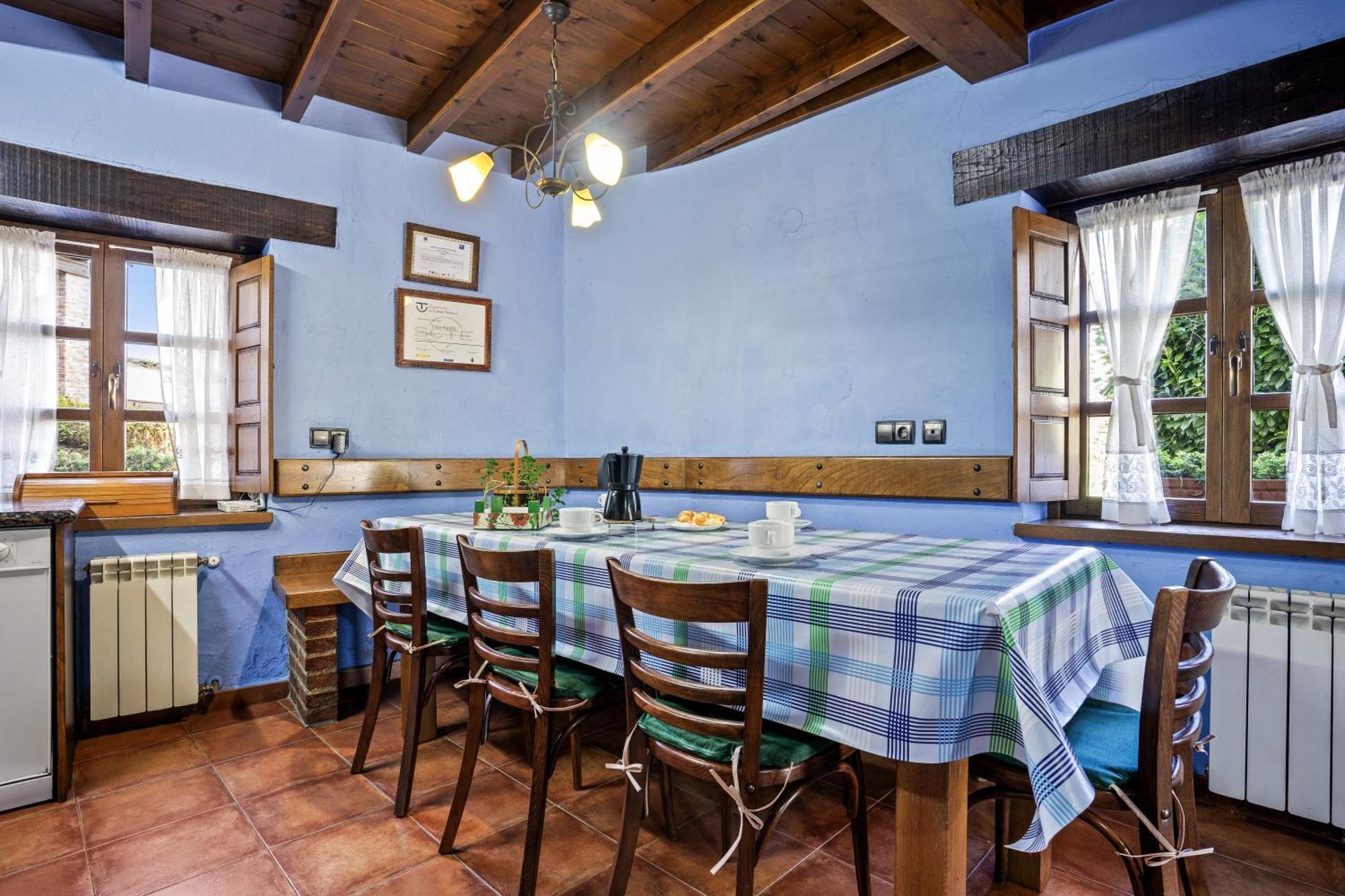 Casa Raquel Guest House Mestas De Con Exterior photo